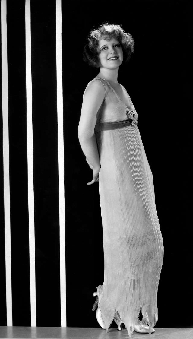 Stunning Photos of Clara Bow and other Stars from the movie &;Her Wedding Night (1930)&; Movies &; TV