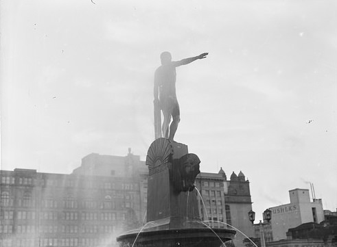 The Heart of Sydney: A Look at Hyde Park in the Early 1900s Places &; People