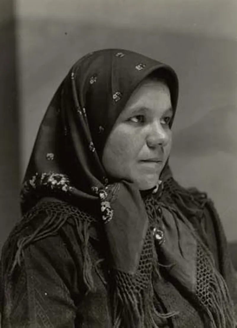 #38 A Slovak immigrant, Ellis Island, 1905.
