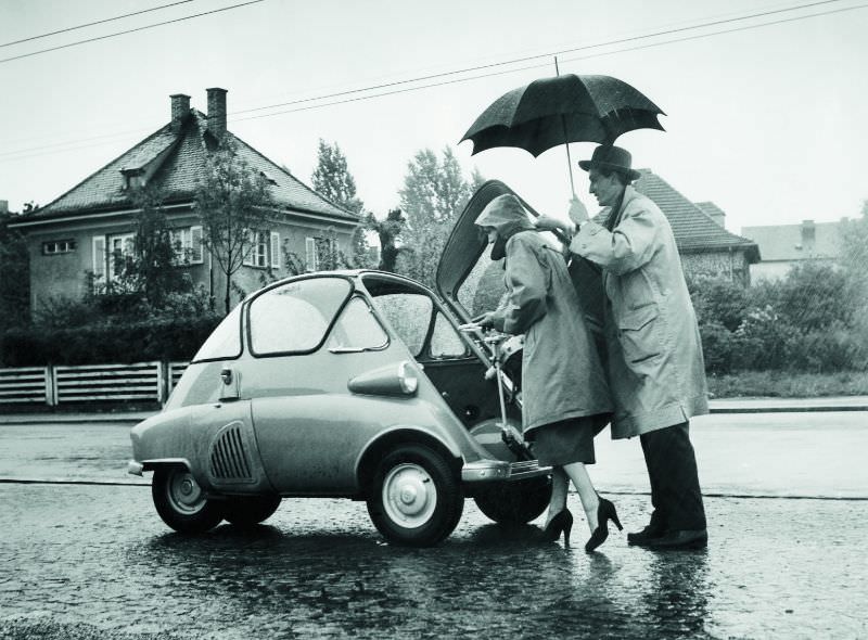 The Isetta: The Unique Microcar from the 1950s that was too ahead of its time Vehicles &; Transporta