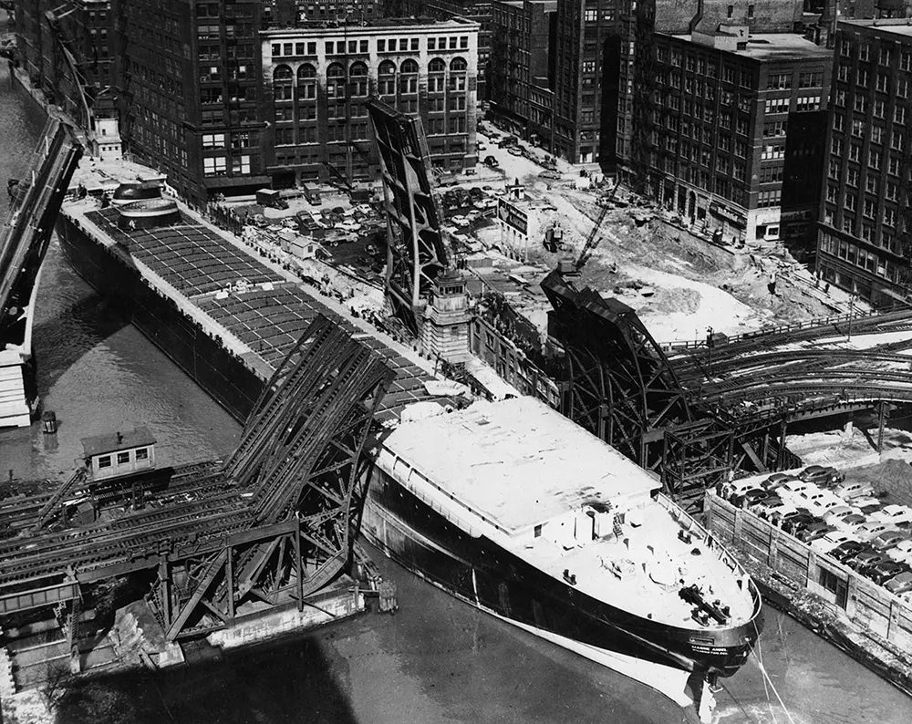 #8 Approaching downtown Chicago, March 6, 1953. (Peter Worden collection).