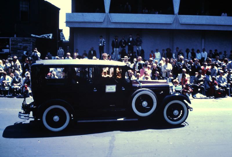 The Spectacular Milwaukee Circus Parade of the 1960s: A Blast from the Past! Places &; People