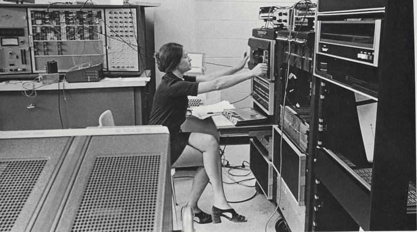 The Miniskirt Marketing Ploy: How Advertisers Used Women to Sell Computers Vintage Ads