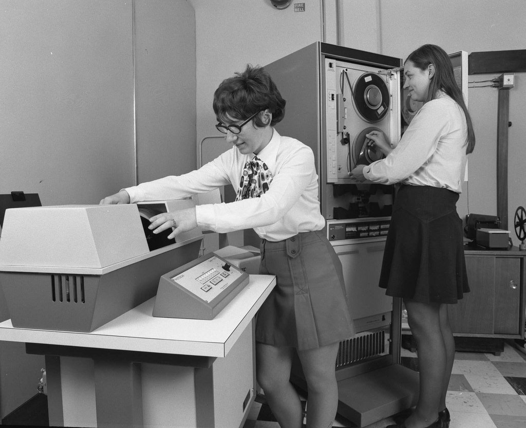 The Miniskirt Marketing Ploy: How Advertisers Used Women to Sell Computers Vintage Ads