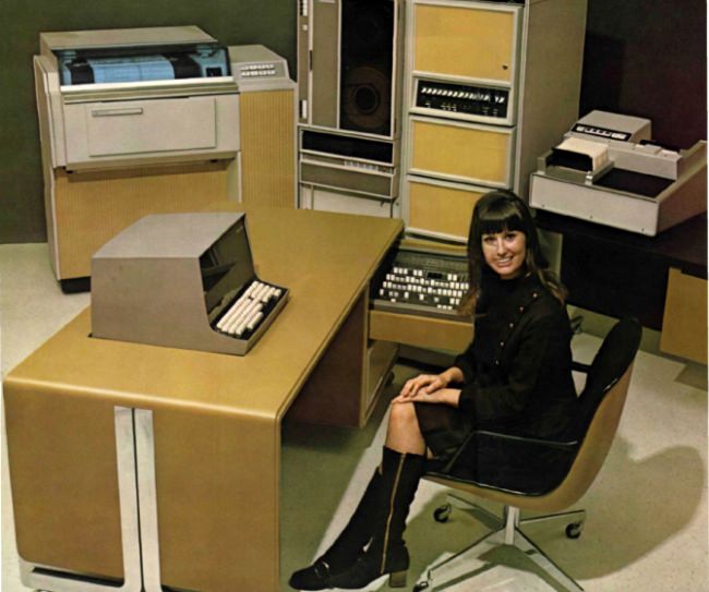 The Miniskirt Marketing Ploy: How Advertisers Used Women to Sell Computers Vintage Ads