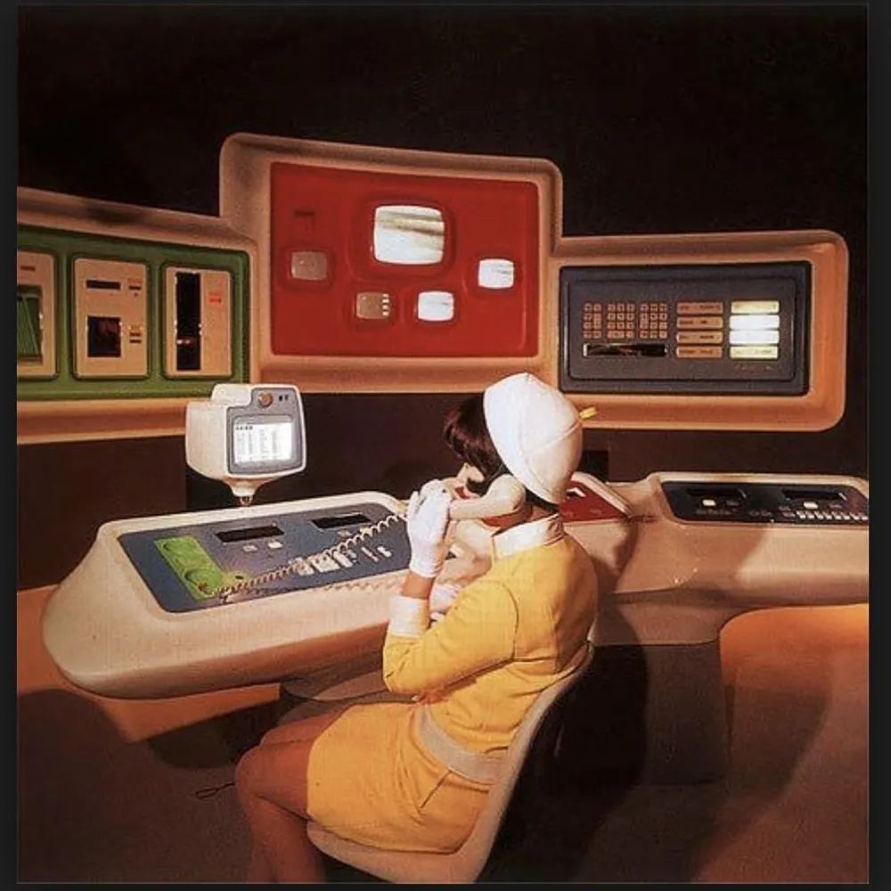 The Miniskirt Marketing Ploy: How Advertisers Used Women to Sell Computers Vintage Ads
