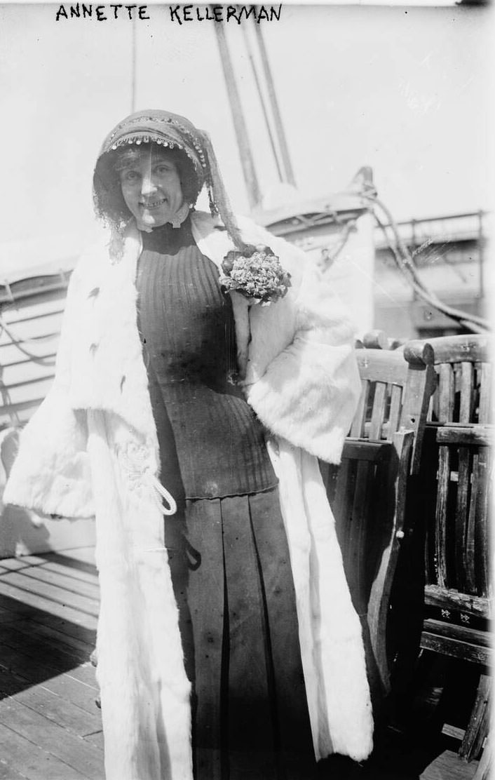 #17 Annette Kellerman Abstract