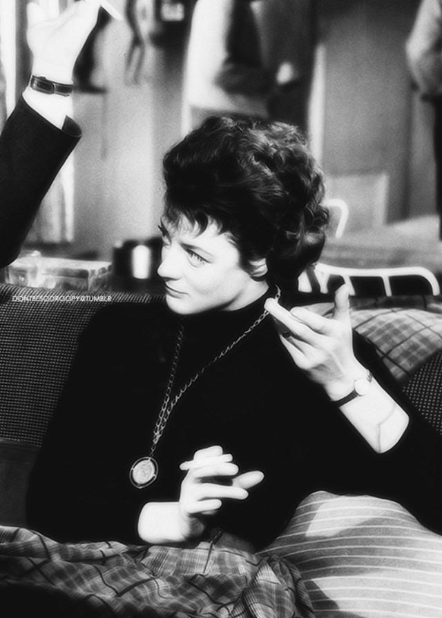 Nowhere to Go 1958: A masterpiece British crime drama Movies