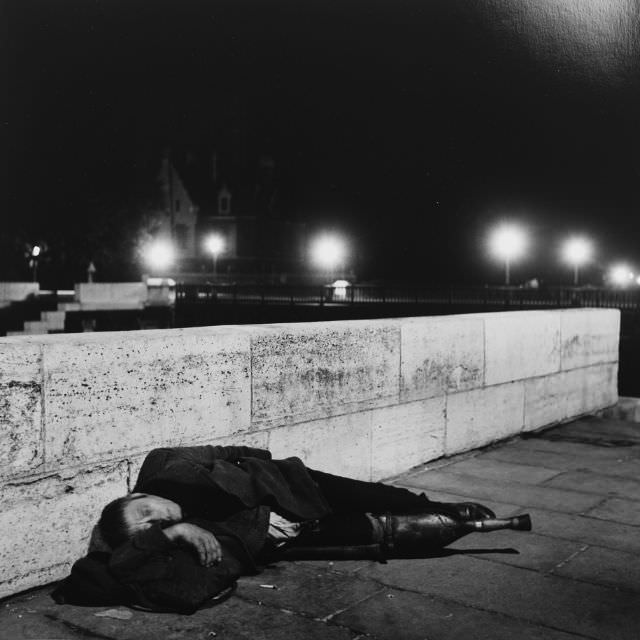 #13 Clochard Unijambiste, 1935.