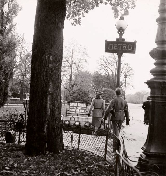 #19 Taking the subway, Paris, 1941.