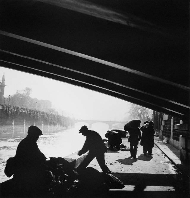 #7 Ragpickers, Paris, 1935.