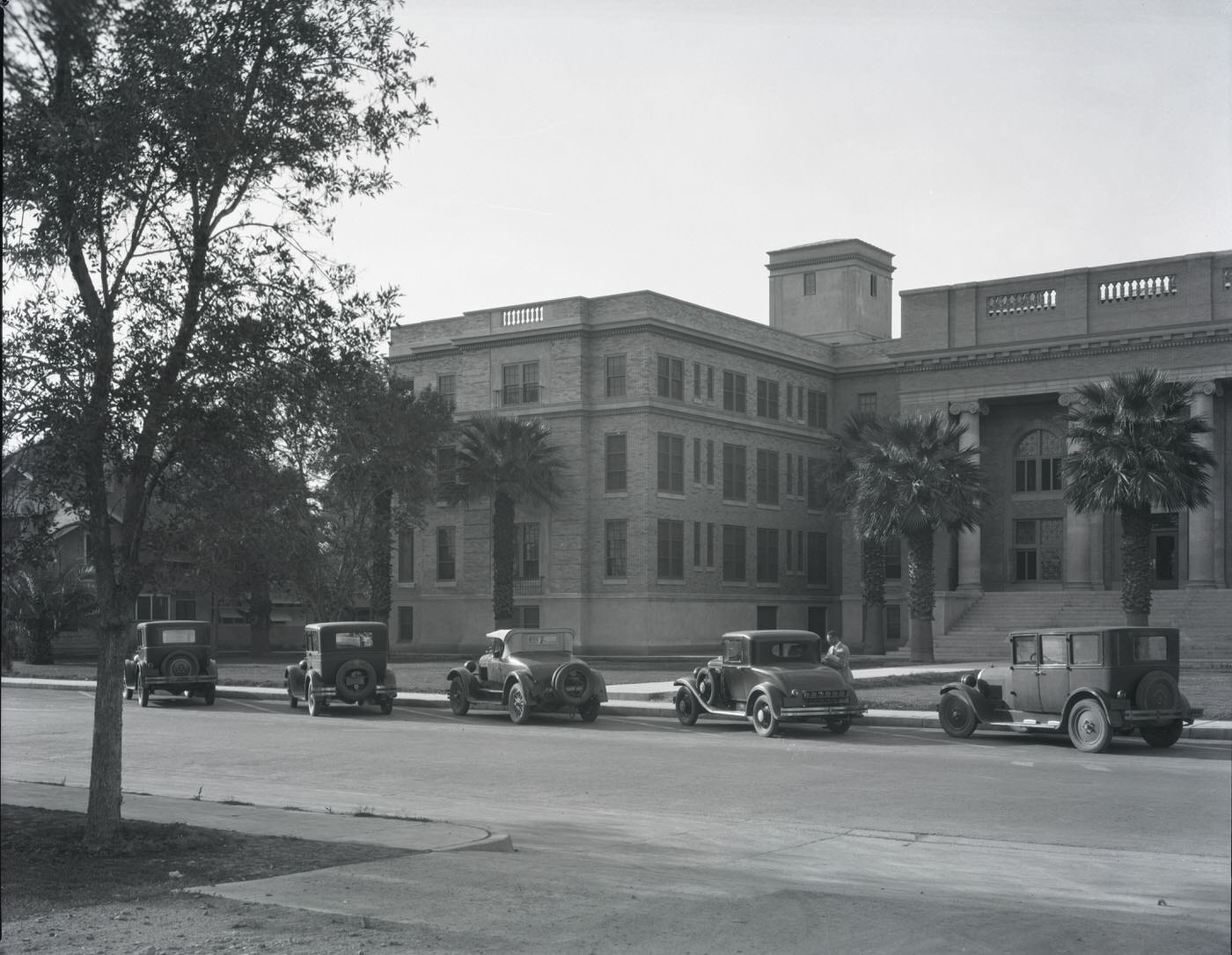 #153 Good Samaritan Hospital Building Exterior, 1930s