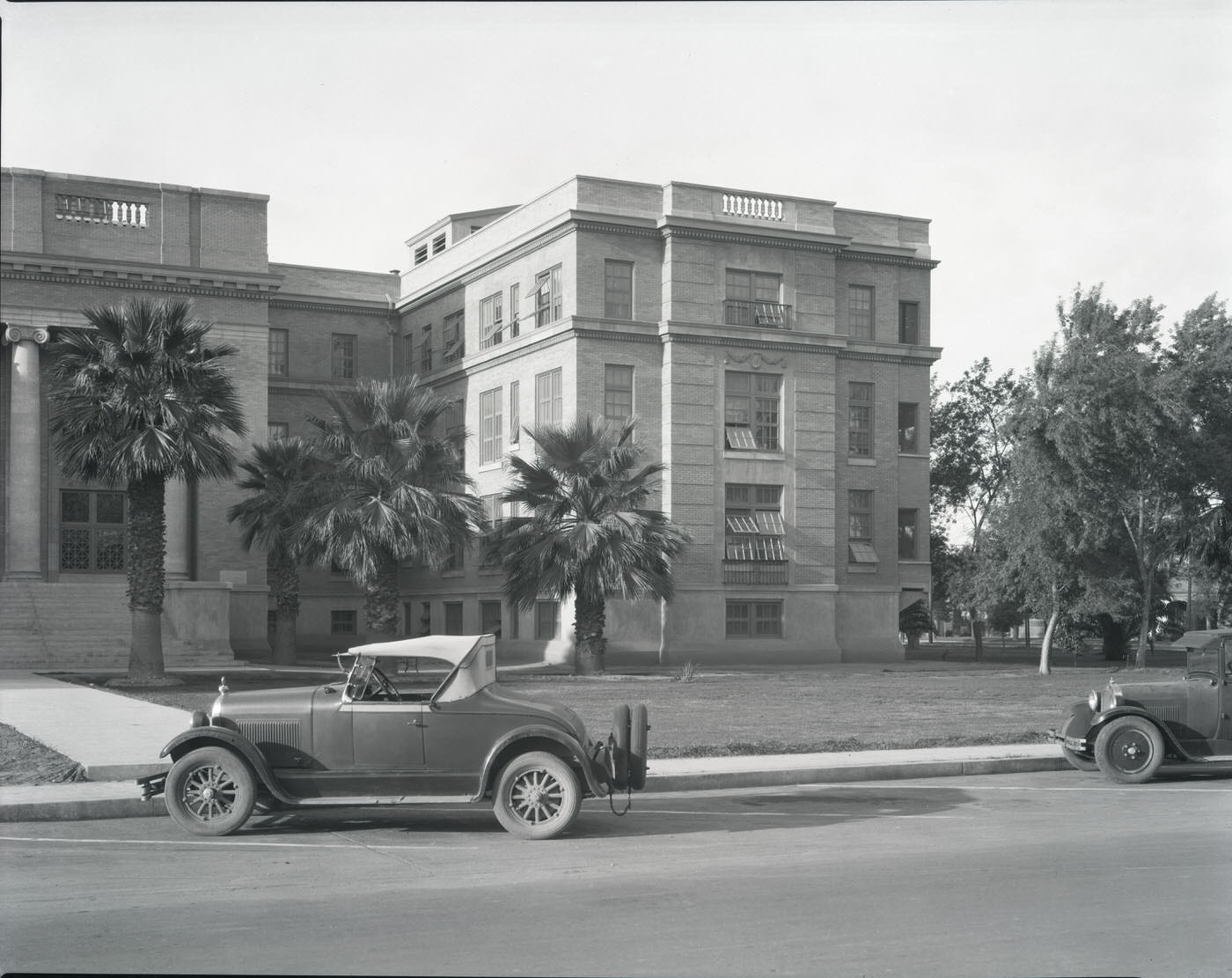 #154 Good Samaritan Hospital Building Exterior, 1930s