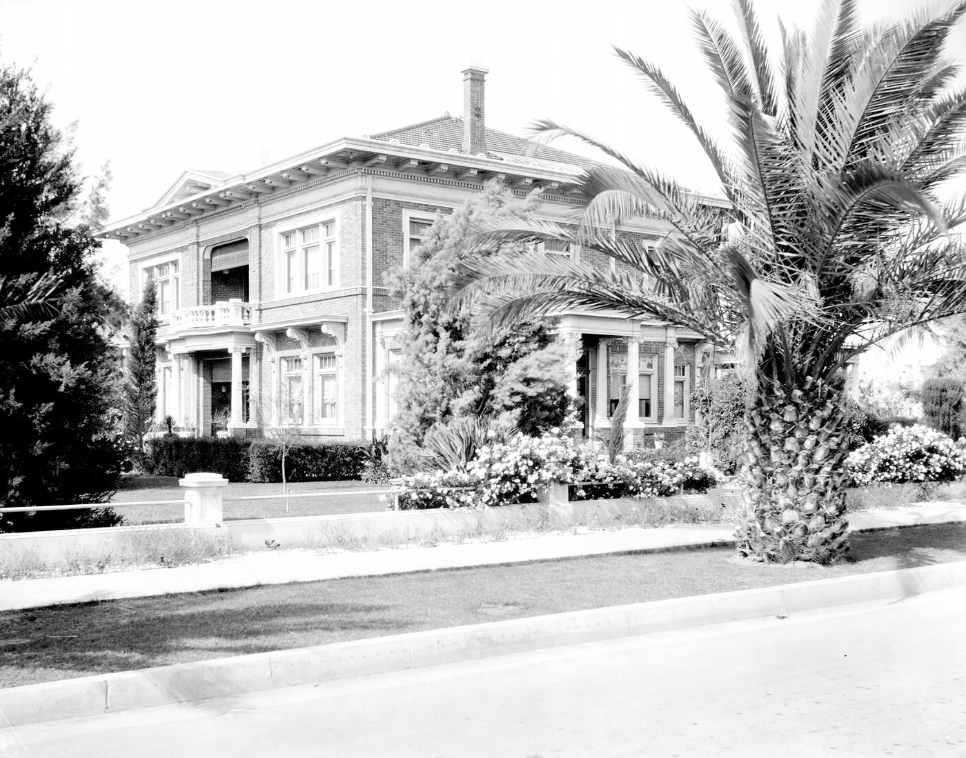 #191 Diamond Residence Exterior, 1930s. This home was located at 1807 N. Central Ave. in Phoenix. In 1931, it belonged to Isaac and Nellie Diamond