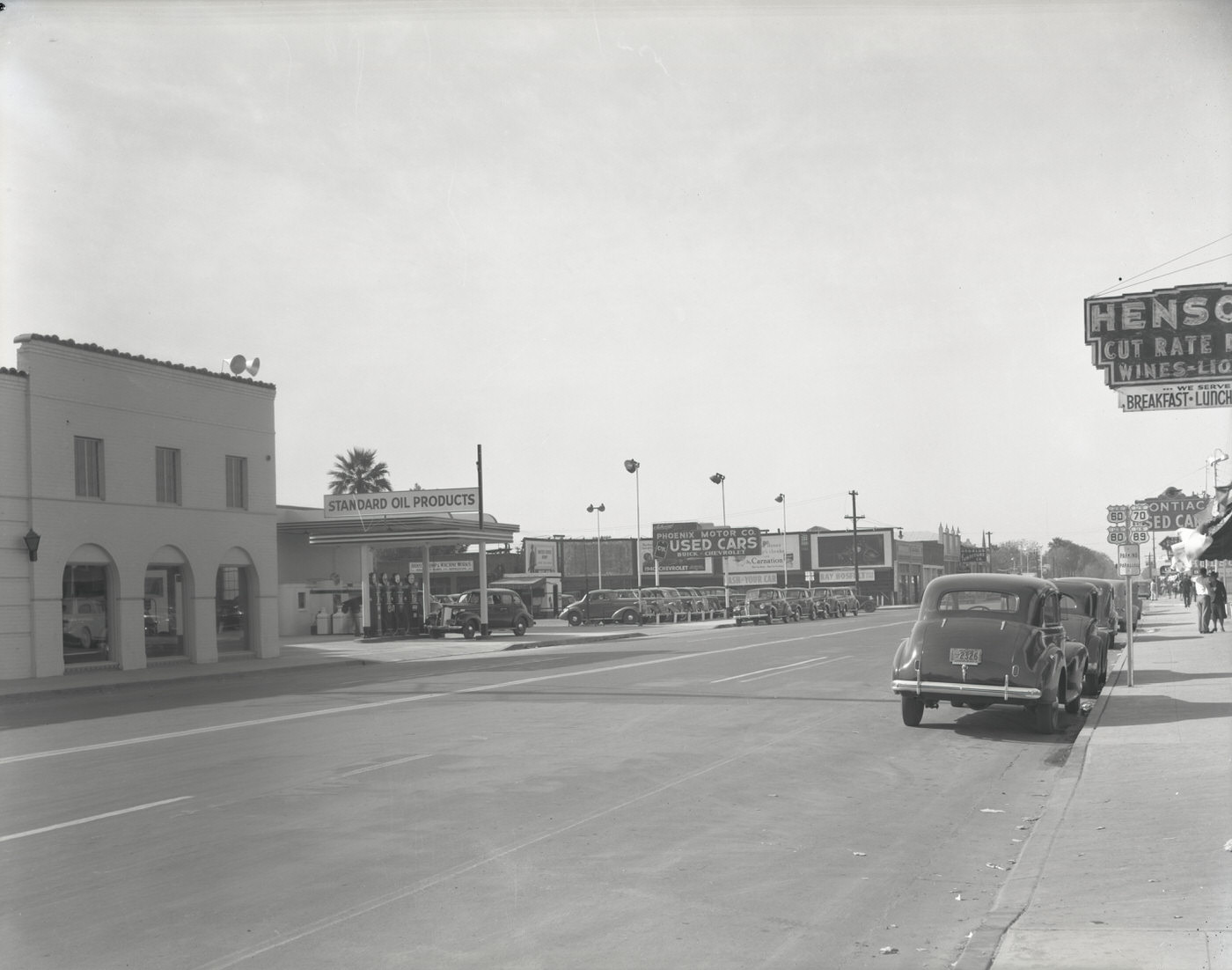 #16 Phoenix Motor Co. Building Exterior and Lot, 1930s