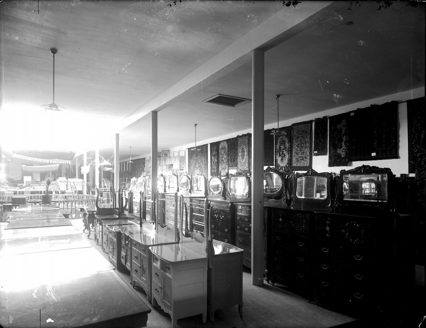 #71 Dorris-Heyman Furniture Company: Interior View, 1930s
