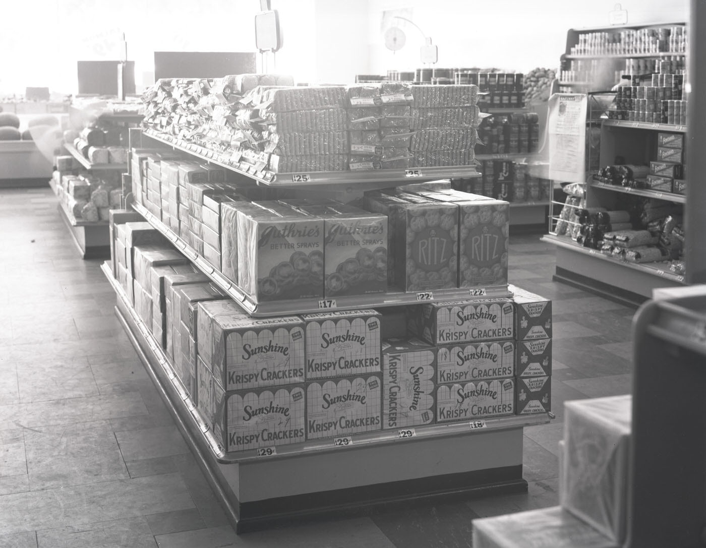 #42 Cracker and Cookie Aisle at Safeway, 1941