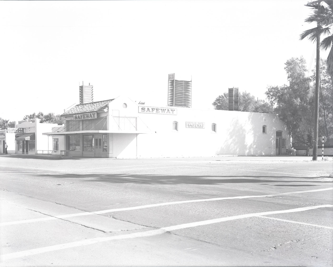 #14 Safeway Store Exterior, 1944