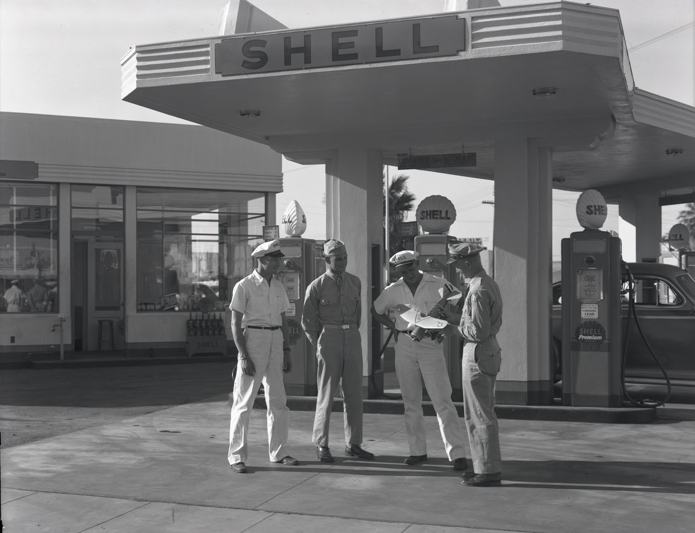#25 Shell Oil Co. Service Station Exterior, 1944