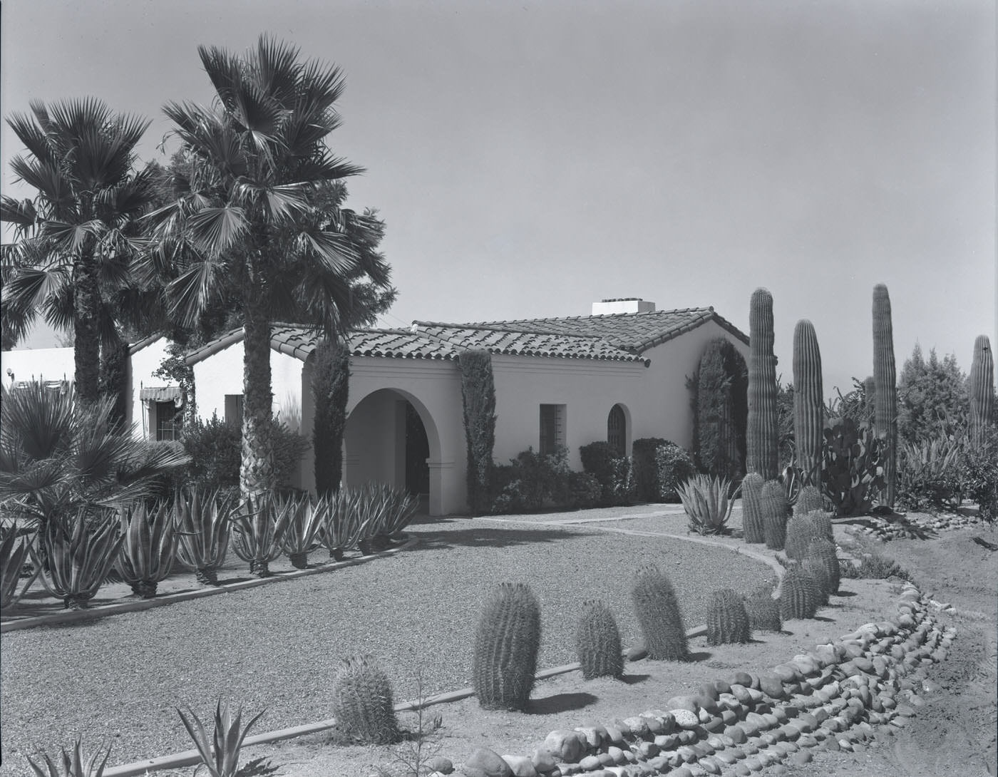 #71 King’s Rest Hotel Motor Court Grounds, 1944