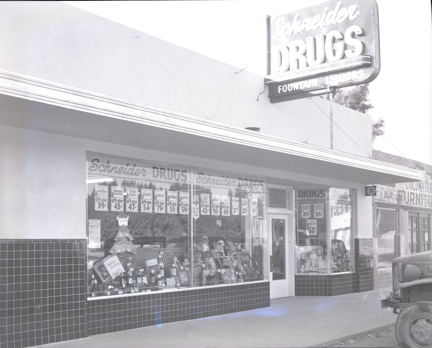 #3 Schneider Drugs Exterior, 1945