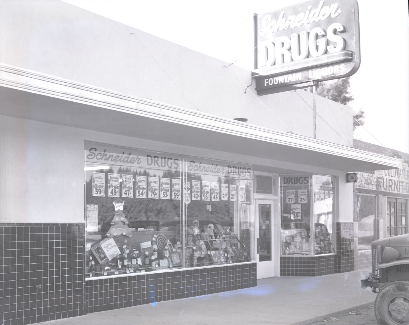 #26 Schneider Drugs Exterior, 1946