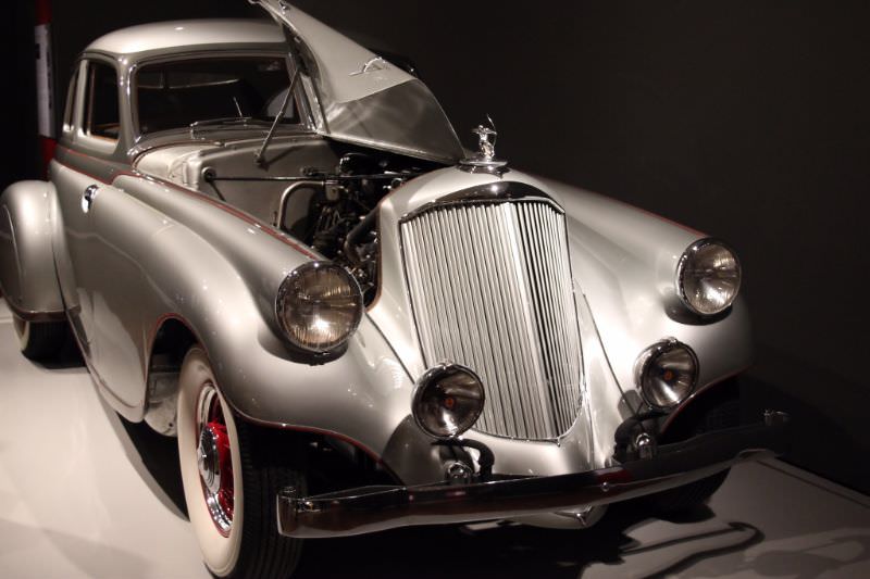 The Glistening Beauty: The Pierce-Arrow Silver Arrow of the 1930s Vehicles &; Transportation