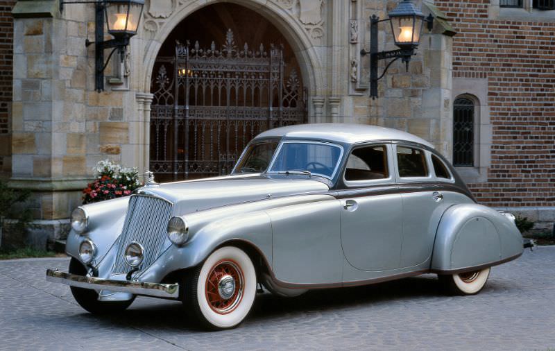 The Glistening Beauty: The Pierce-Arrow Silver Arrow of the 1930s Vehicles &; Transportation