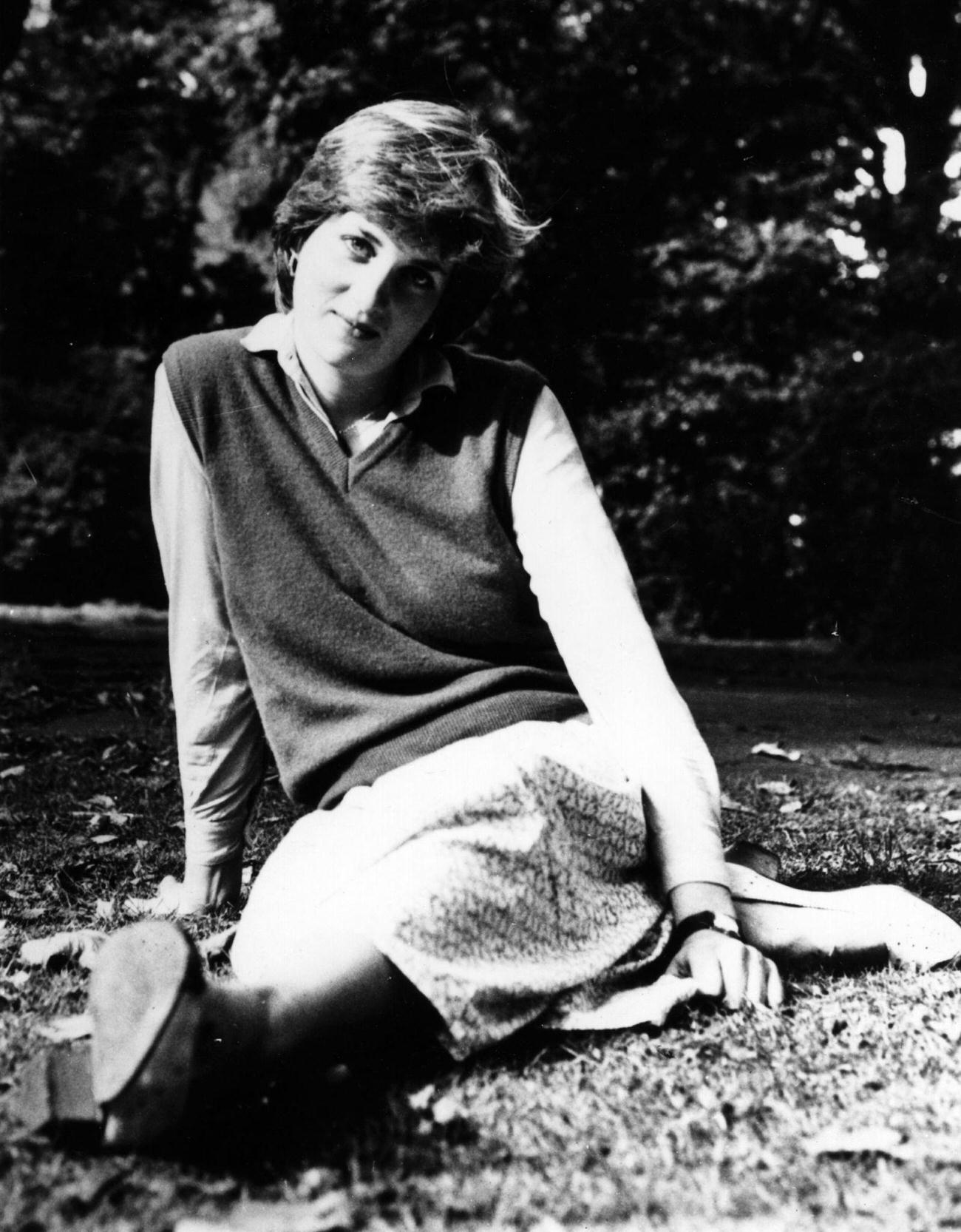 #36 Lady Diana poses for photographers in the garden, 1981