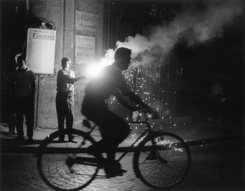 #25 Feux de Bengale, Naples, 1954.