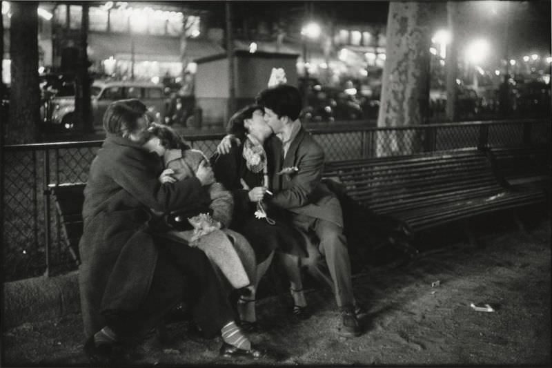 #26 Amoureux place de la Republic, December 1954.