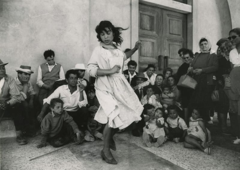 #37 Gitane, Pélerinage aux Saintes-Maries-de-la-Mer, 1960.