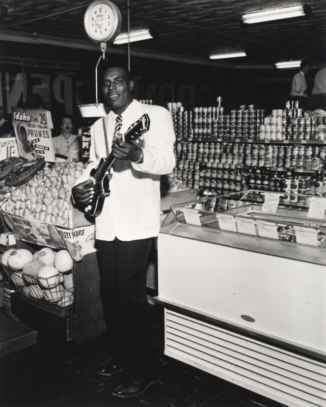 #7 Howlin’ Wolf, Memphis grocery store, 1951.
