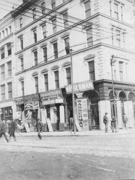 #63 18th and Market St.s Opposite Union Station in 1900. Ticket Scalpers are seen here as well.
