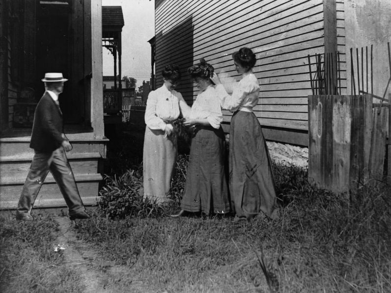 #196 Angie with Lucy and May Byrne, 1900