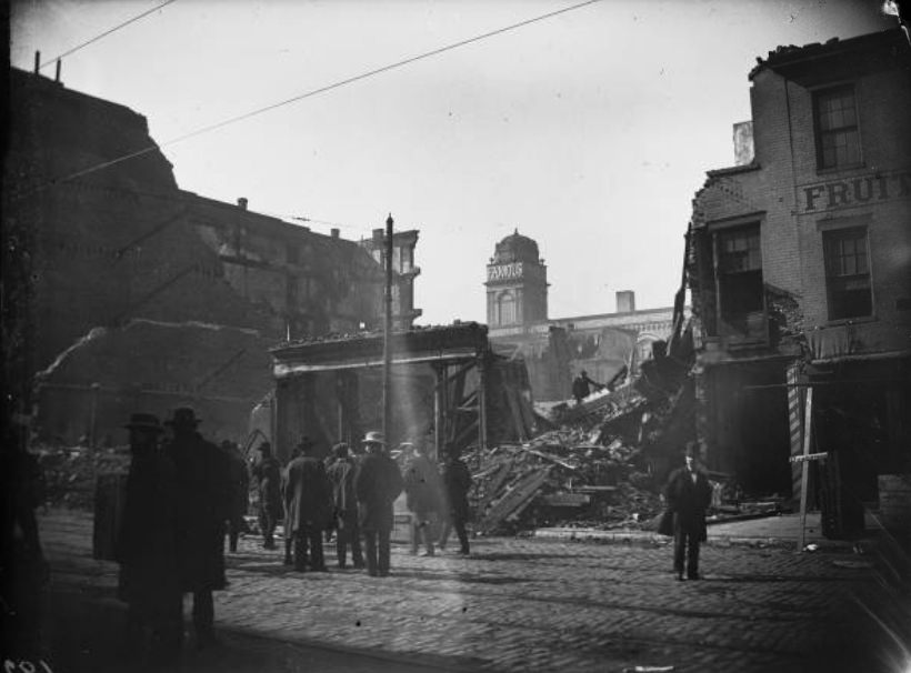 #202 Fire ruins, looking S.W. from 4th & Morgan1, 1900