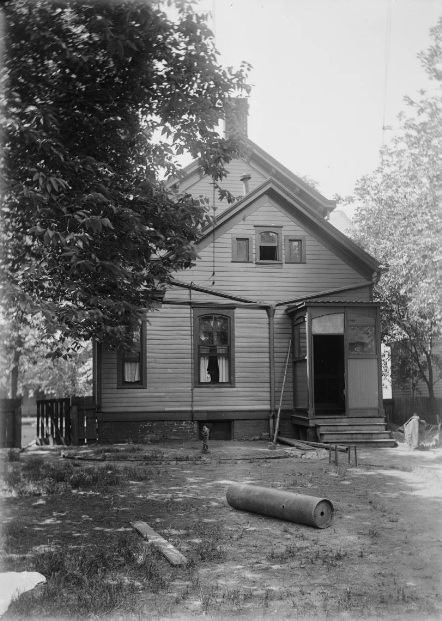 #220 Back of Henderson’s House, 6th Street, 1900