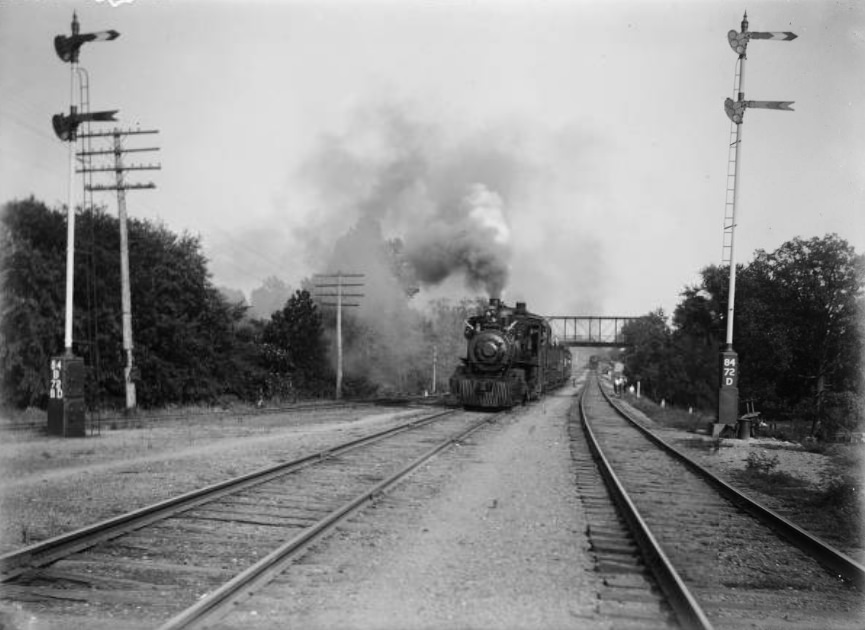 #249 Trains, near Lake Junction, Maplewood, 1909