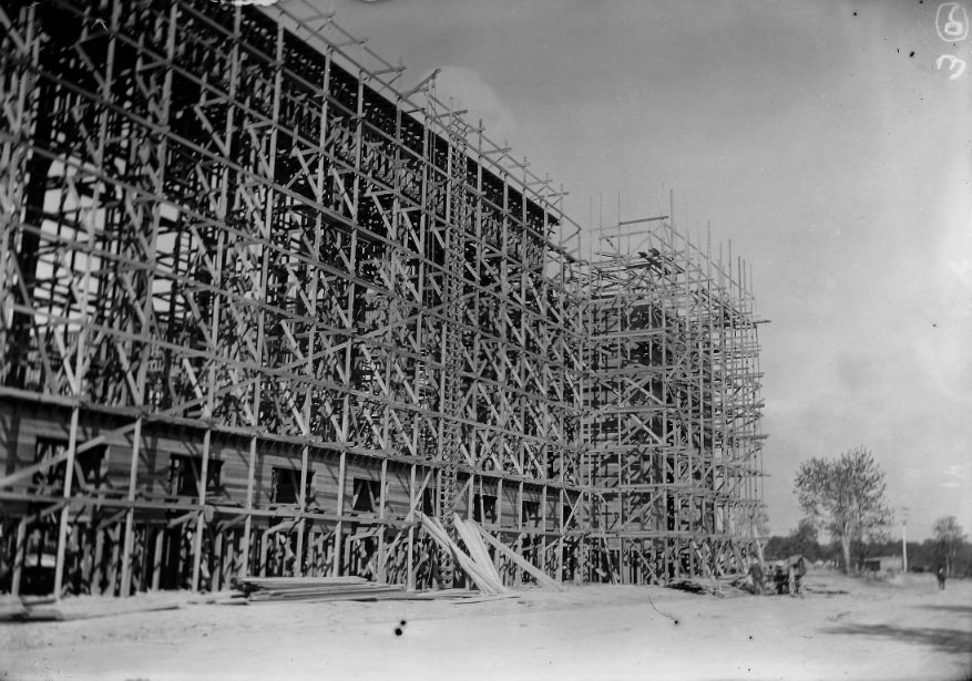 #252 World’s Fair Construction, 1902