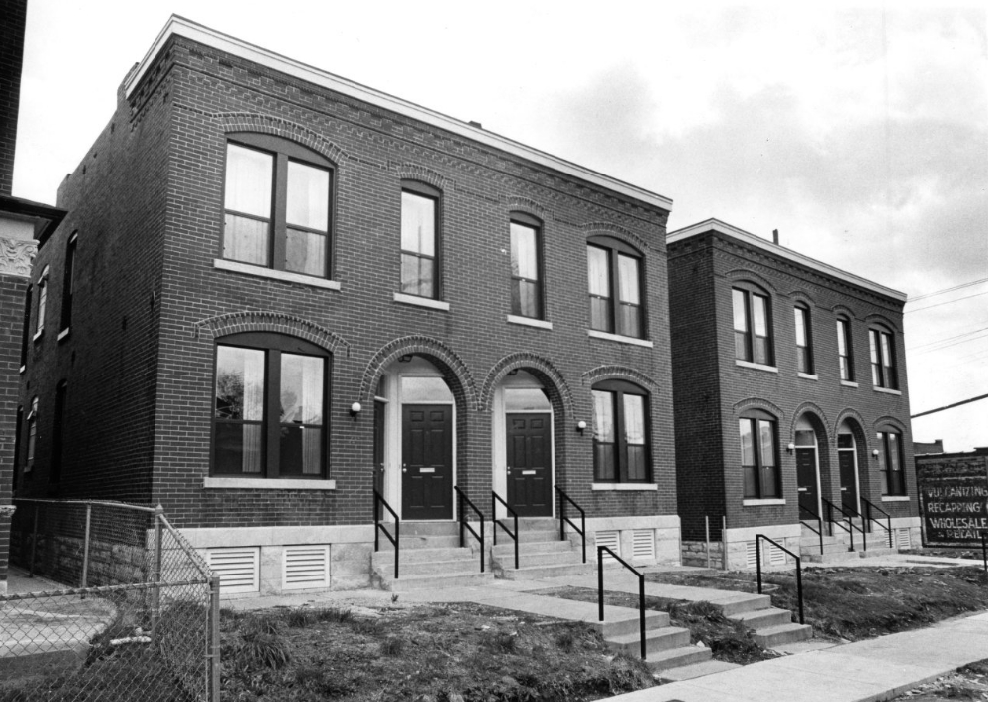 #122 Apartments at 3714 Shreve – Penrose Park. (obverse), 1985