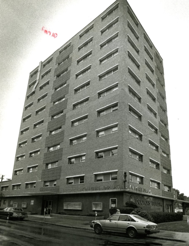 #139 Knight Drug, 1985