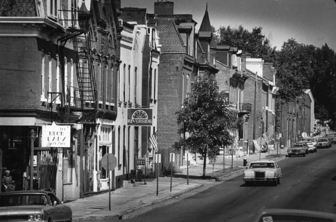 #156 General view of antique shops in the 19xx block of Cherokee, 1986