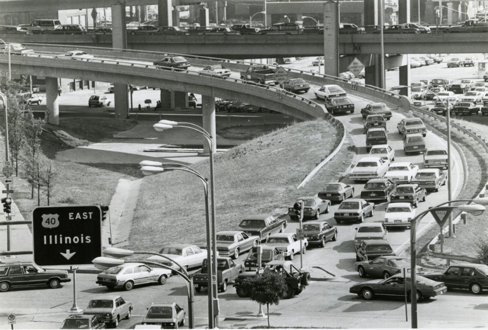 #72 Traffic snakes onto Poplar St. bridge ramp at Spruce St. intersection, 1986