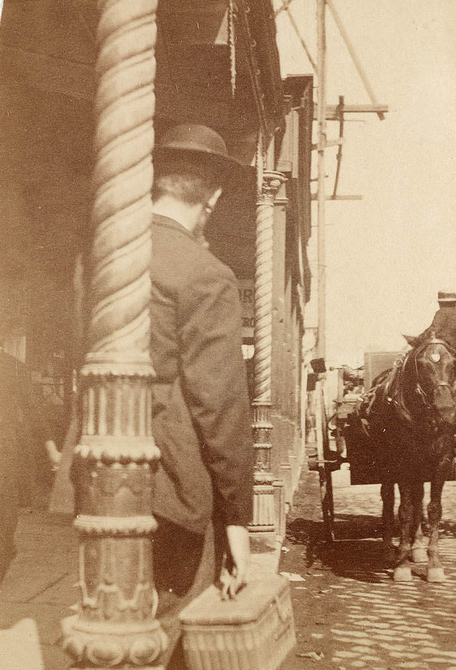 #19 Group of people from Sydney, 1889