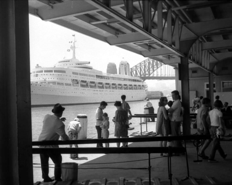 #8 Circular Quay, Sydney, 1968