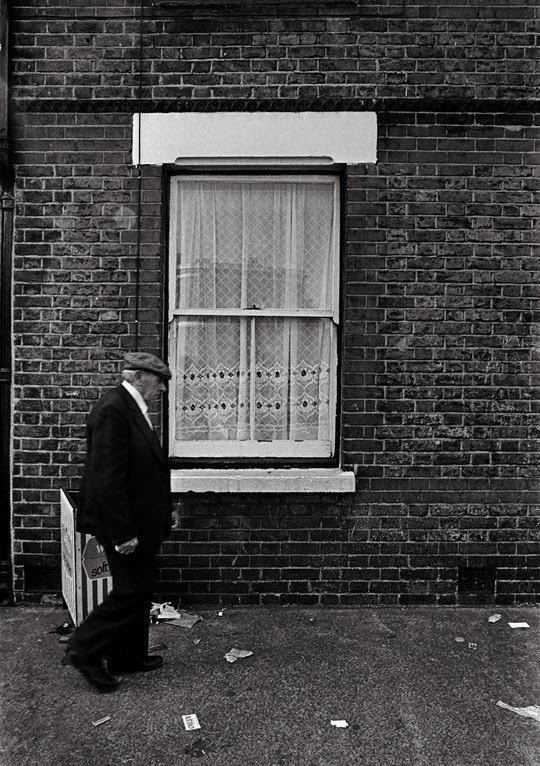 Sydney Through the Lens of Syd Shelton: A 1970s Retrospective Places &; People