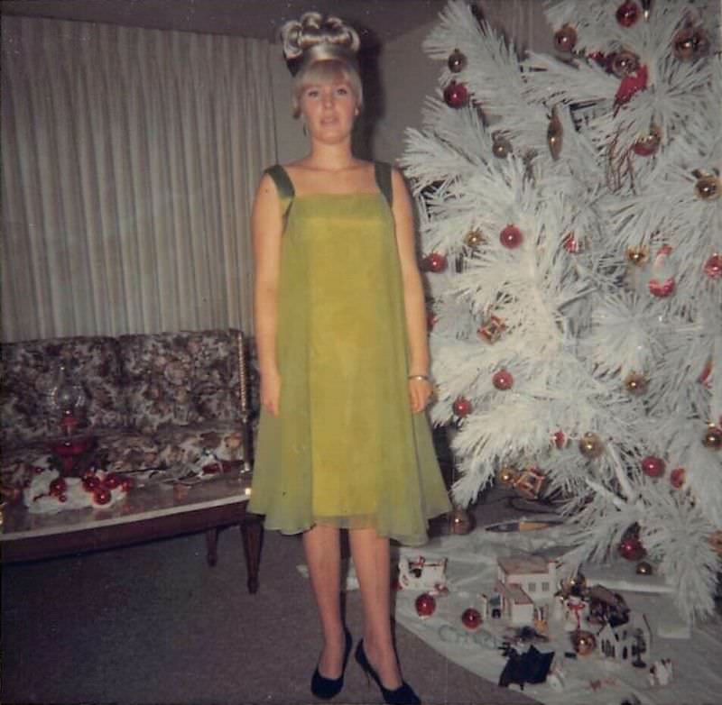 The Beehive Hairdo: A Look Back at the Most Iconic Hairstyle of the 1960s Fashion &; Culture