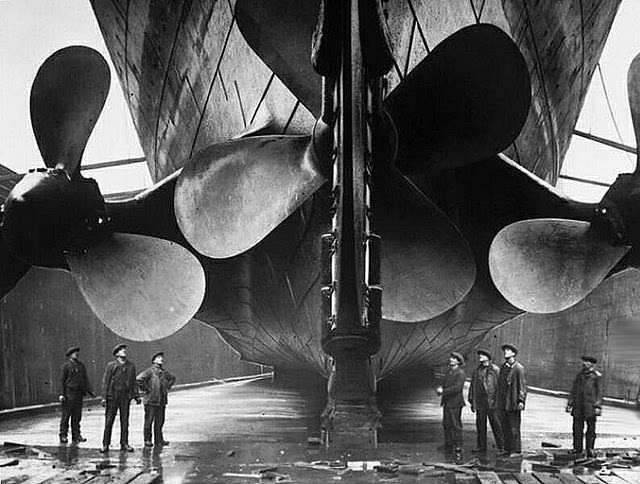 Building the Unsinkable: The Story of the Titanic&;s Construction and Rise to Fame Inventions