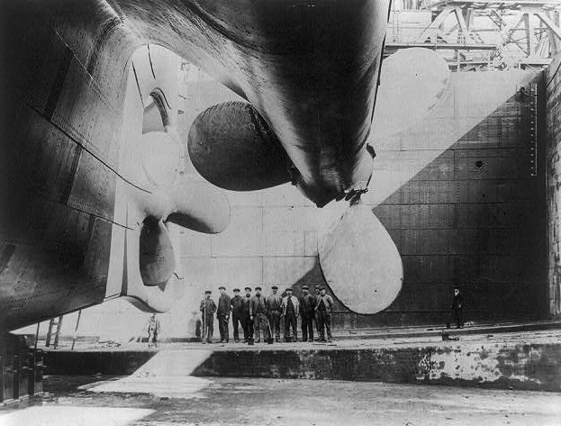 Building the Unsinkable: The Story of the Titanic&;s Construction and Rise to Fame Inventions