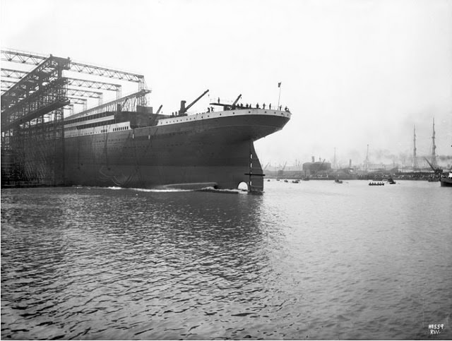 Building the Unsinkable: The Story of the Titanic&;s Construction and Rise to Fame Inventions